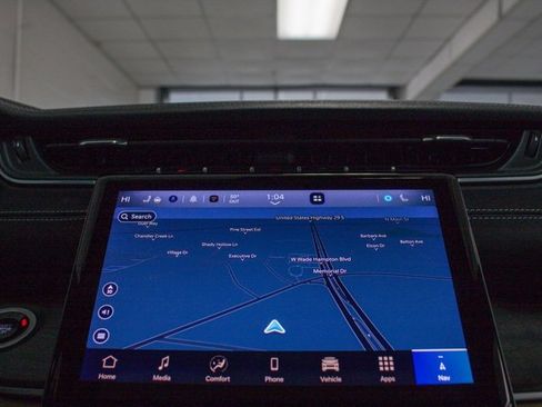 Certified 2025 Jeep Grand Cherokee Limited w/ Black Appearance Package image 14