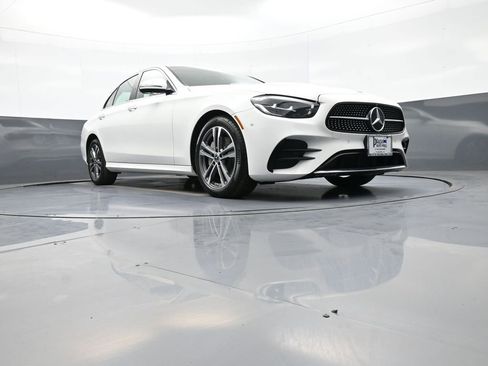 Used 2023 Mercedes-Benz E 350 4MATIC Sedan w/ Premium Package image 29