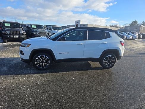 Certified 2024 Jeep Compass Limited image 4