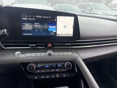 Certified 2024 Hyundai Elantra SEL w/ Convenience Package image 23