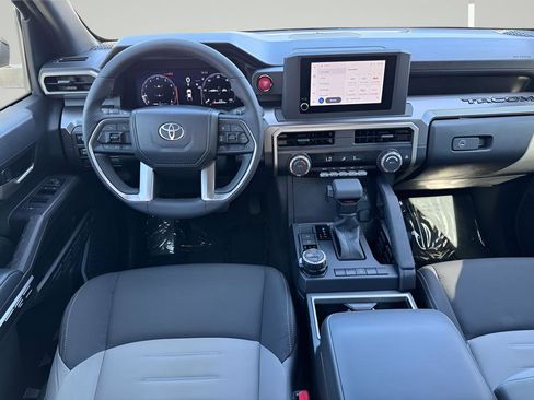 Used 2025 Toyota Tacoma TRD Off-Road AWD/4WD image 5