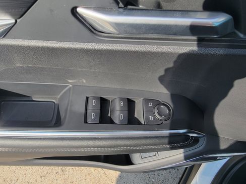 Used 2025 GMC Acadia Elevation image 18