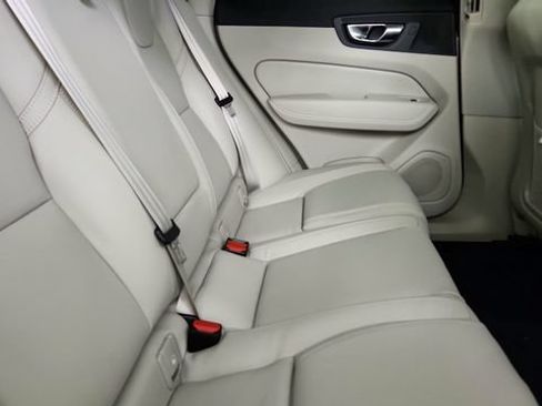 Used 2027 Volvo XC60 B5 Ultra AWD/4WD image 33