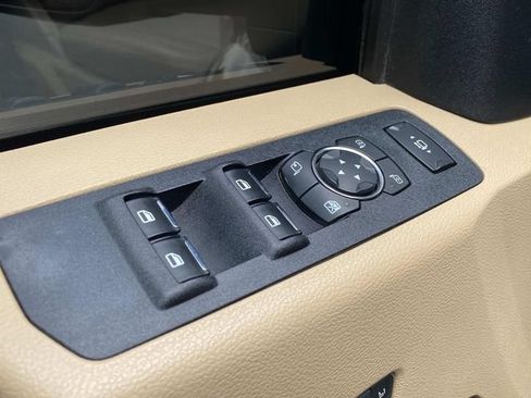 Used 2021 Ford F450 4x4 Crew Cab Super Duty image 13