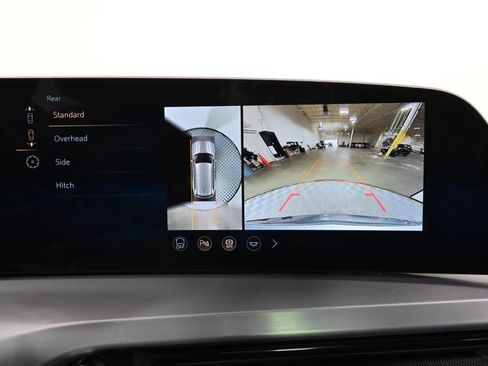 Certified 2026 Cadillac Vistiq Premium Luxury image 31