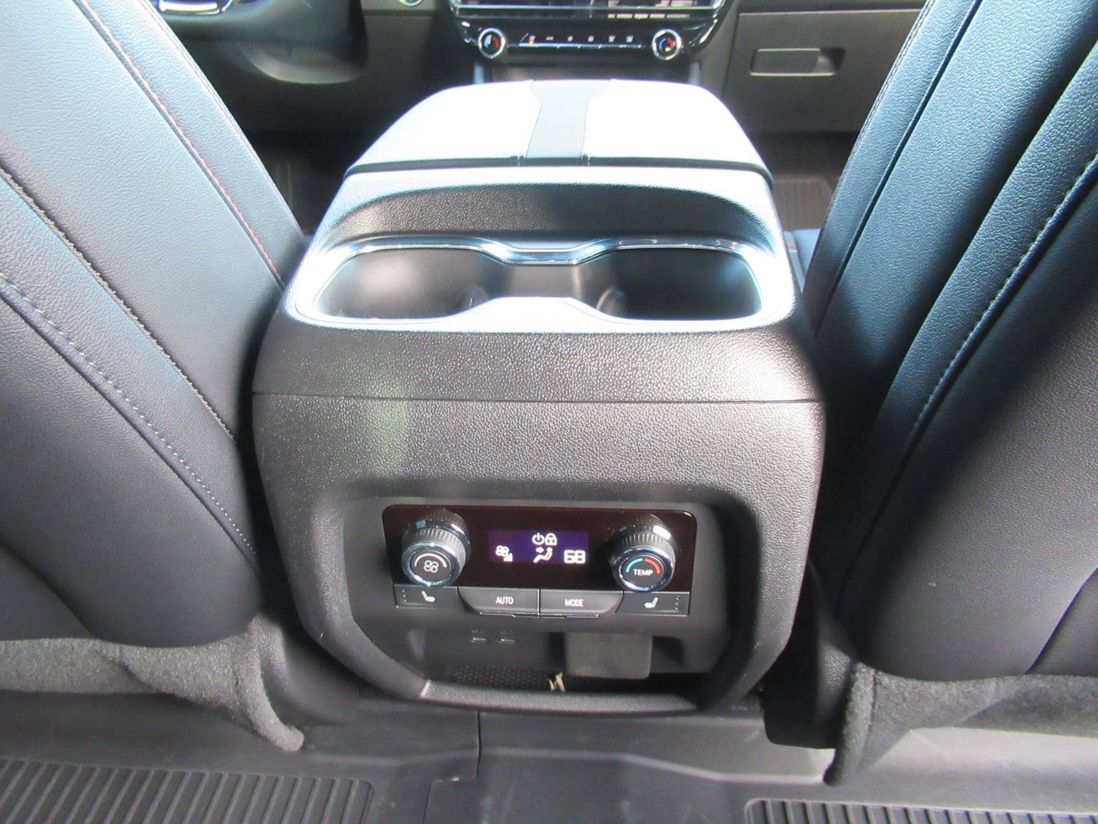 Used 2026 Chevrolet Traverse RS FWD image 36