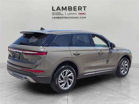 Used 2025 Lincoln Corsair AWD image 5
