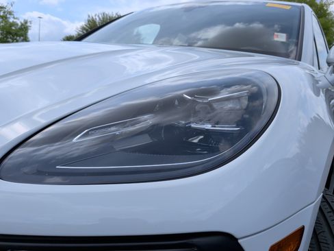 Used 2023 Porsche Macan image 3