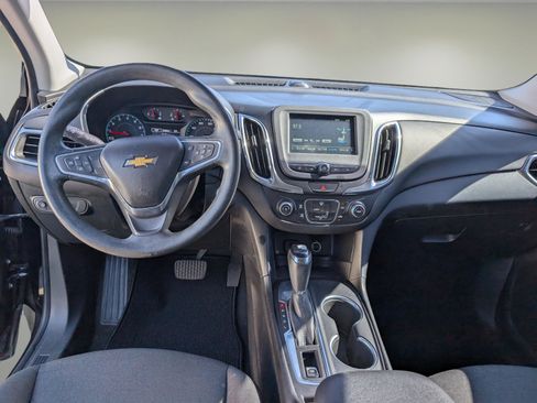 Used 2018 Chevrolet Equinox LT image 12