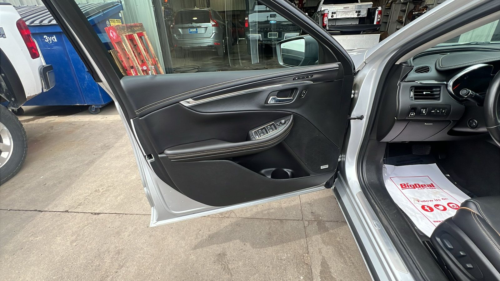 Used 2017 Chevrolet Impala Premier w/ Enhanced Convenience Package FWD image 10