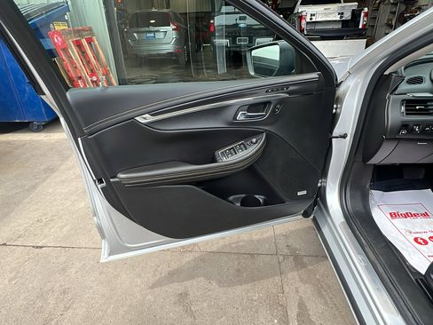 Used 2017 Chevrolet Impala Premier w/ Enhanced Convenience Package FWD image 10