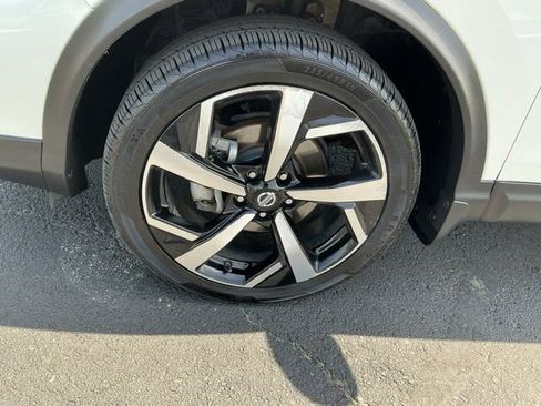 Used 2020 Nissan Rogue Sport SL w/ Premium Package FWD image 11