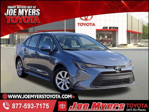 Used 2026 Toyota Corolla LE FWD image 1