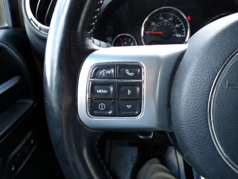 Used 2016 Jeep Wrangler Unlimited Rubicon image 19