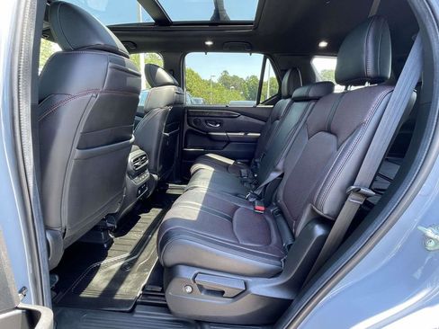 Used 2025 Honda Pilot Black Edition image 16