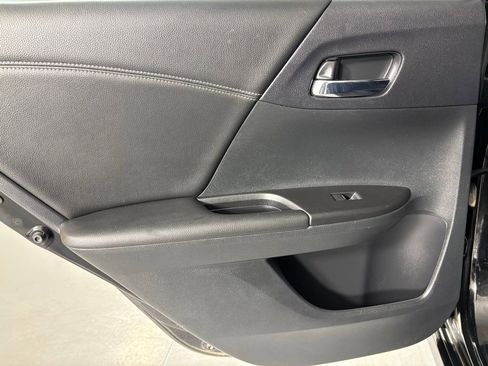 Used 2016 Honda Accord Sport image 30