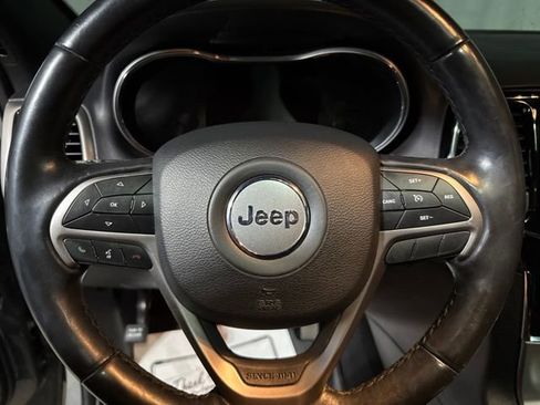 Used 2019 Jeep Grand Cherokee Altitude AWD/4WD image 8