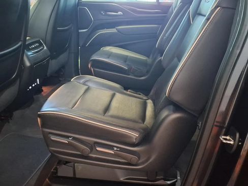 Used 2023 Cadillac Escalade ESV Premium Luxury w/ LPO, Radiant Package AWD/4WD image 15