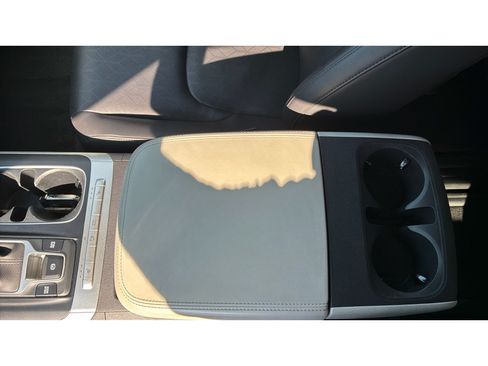 Used 2024 Kia Carnival LX FWD image 20