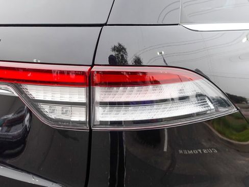 Used 2020 Lincoln Aviator Reserve w/ Equipment Group 201A image 7