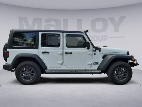 Used 2024 Jeep Wrangler Unlimited Sport AWD/4WD image 6