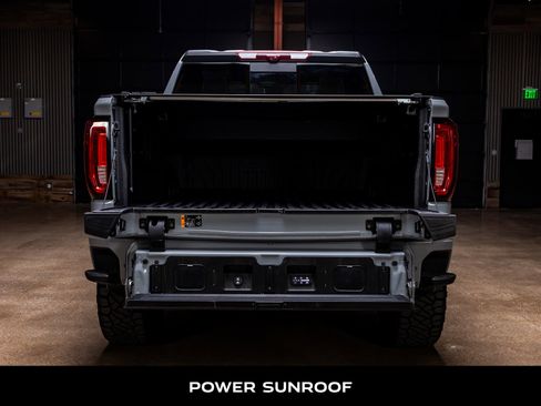 Used 2025 GMC Sierra 1500 Denali Ultimate image 9