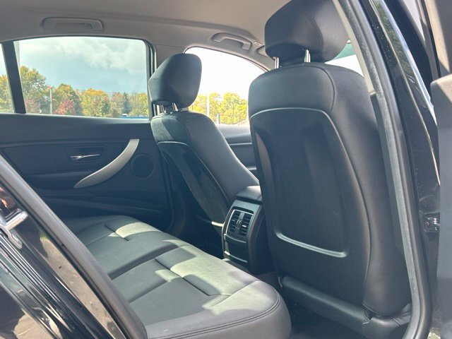 Used 2018 BMW 320i xDrive Sedan AWD/4WD image 31