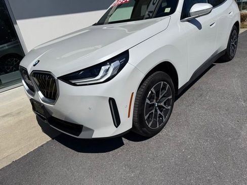 Used 2025 BMW X3 xDrive30 w/ Premium Package AWD/4WD image 2