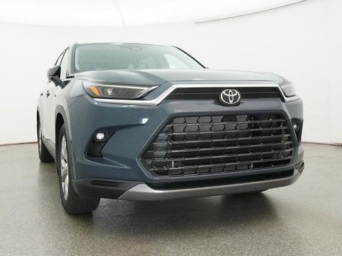 New 2026 Toyota Grand Highlander FWD image 23