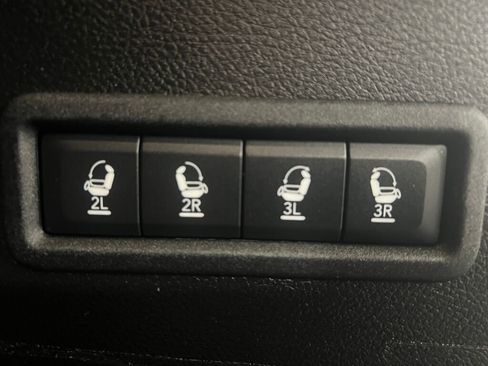 Used 2022 Jeep Wagoneer Series III w/ Flexible Seating Group image 22