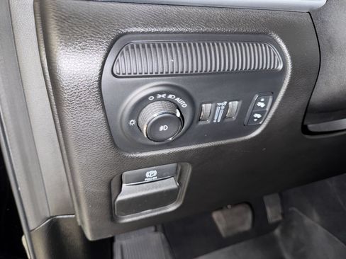 Used 2024 Jeep Wagoneer L Series II w/ Flexible Seating Group AWD/4WD image 18
