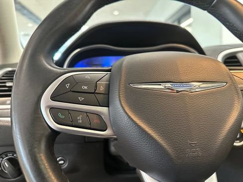 Used 2017 Chrysler 300 Limited AWD/4WD image 20