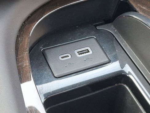 Used 2023 Cadillac Escalade ESV Sport Platinum w/ LPO, ONYX Package image 28