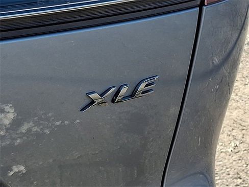 Used 2024 Toyota Corolla Cross XLE image 29