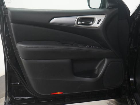 Used 2018 Nissan Pathfinder SL w/ SL Premium Package image 21