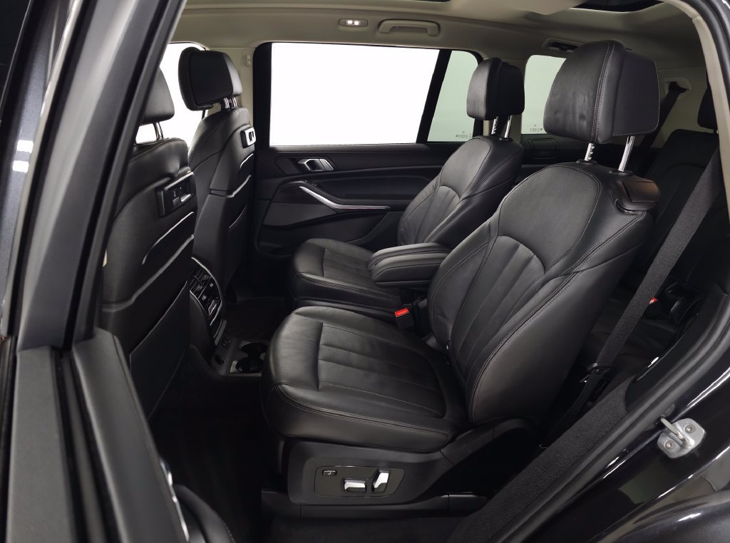 Used 2020 BMW X7 xDrive40i w/ Premium Package AWD/4WD image 45