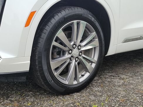 Certified 2024 Cadillac XT6 Premium Luxury AWD/4WD image 12