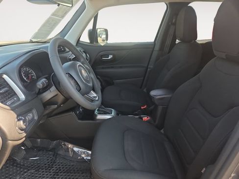 Used 2022 Jeep Renegade Latitude AWD/4WD image 9