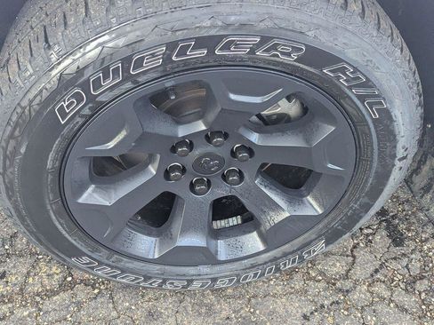 Used 2025 RAM 1500 Big Horn AWD/4WD image 40
