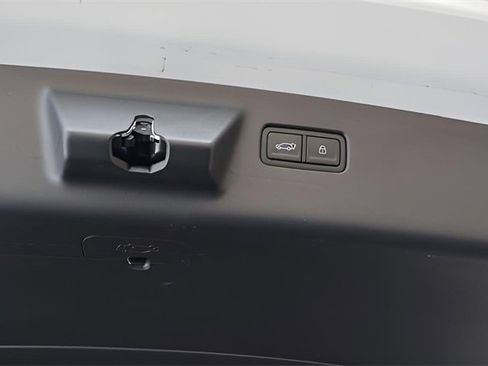 Used 2025 Hyundai Santa Fe SEL image 17