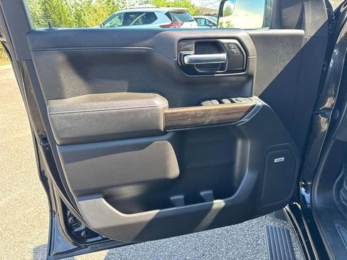 Used 2020 Chevrolet Silverado 1500 RST image 25