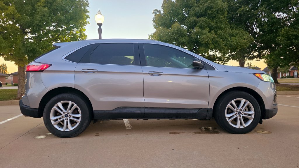 Used 2020 Ford Edge SEL FWD image 19