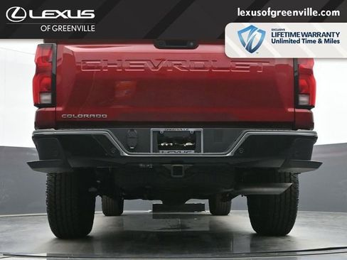 Used 2025 Chevrolet Colorado Z71 w/ Technology Package AWD/4WD image 38