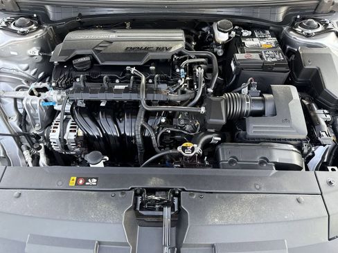 Used 2025 Kia K4 LXS image 32