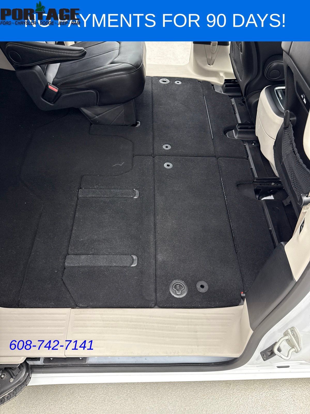 Used 2024 Chrysler Pacifica Touring-L FWD image 33