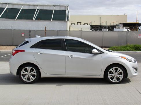 Used 2013 Hyundai Elantra GT w/ Touch & Go Pkg image 4