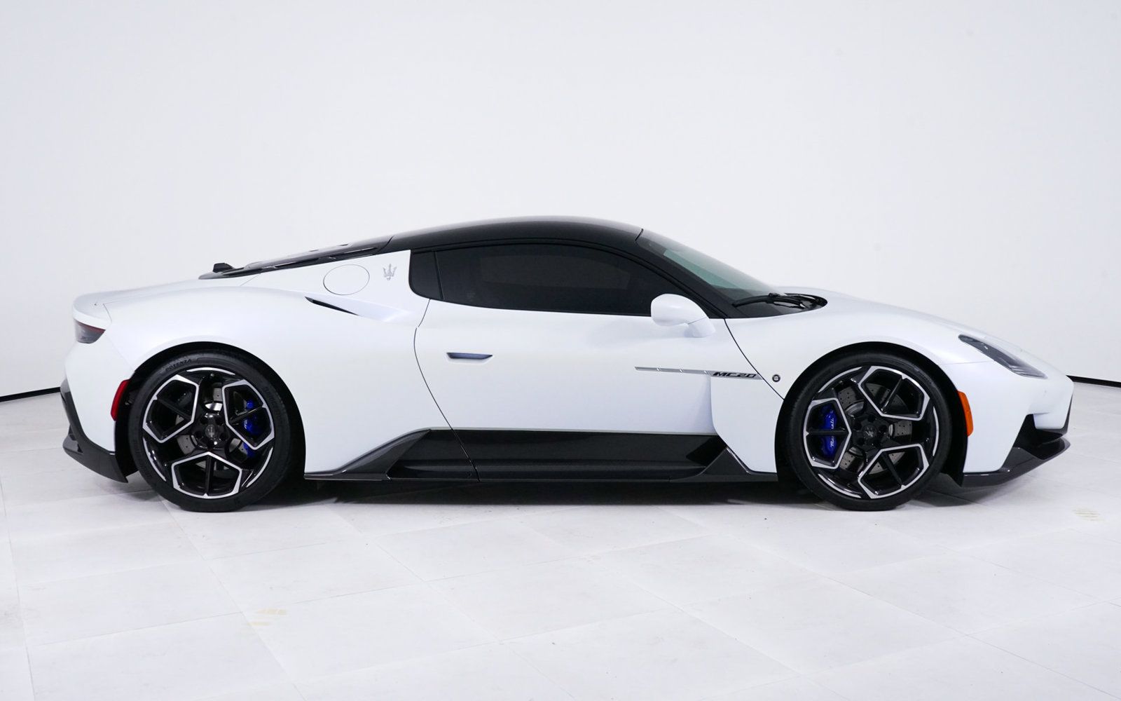 Used 2023 Maserati MC20 Coupe RWD image 8