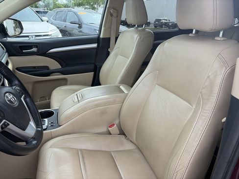 Used 2015 Toyota Highlander XLE AWD/4WD image 10