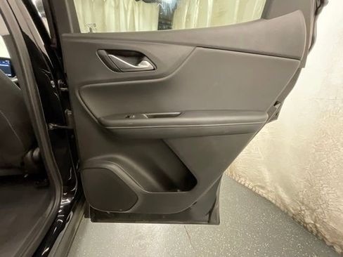 Used 2025 Chevrolet Blazer LT FWD image 24