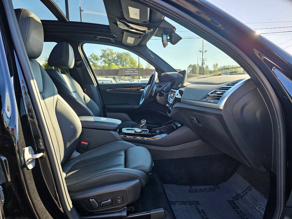 Used 2024 BMW X3 xDrive30i AWD/4WD image 10